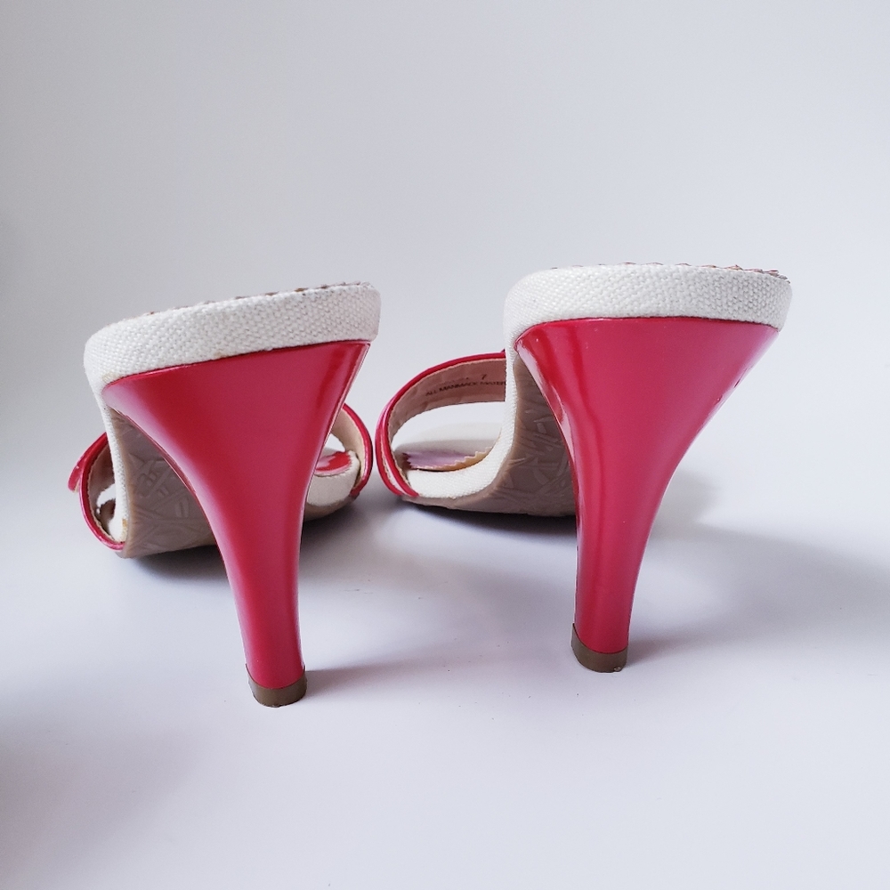 Vintage Dollhouse Cream and Red Slip-on Heels - Picture 11 of 16